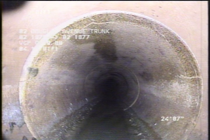 Crack Multiple, from 09 to 03 o'clock, within 8 inches of joint: YES, Start