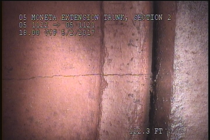 Crack Longitudinal, at 02 o'clock, within 8 inches of joint: YES