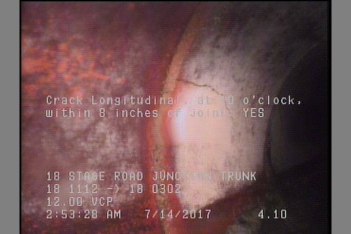 Crack Longitudinal, at 10 o'clock, within 8 inches of joint: YES