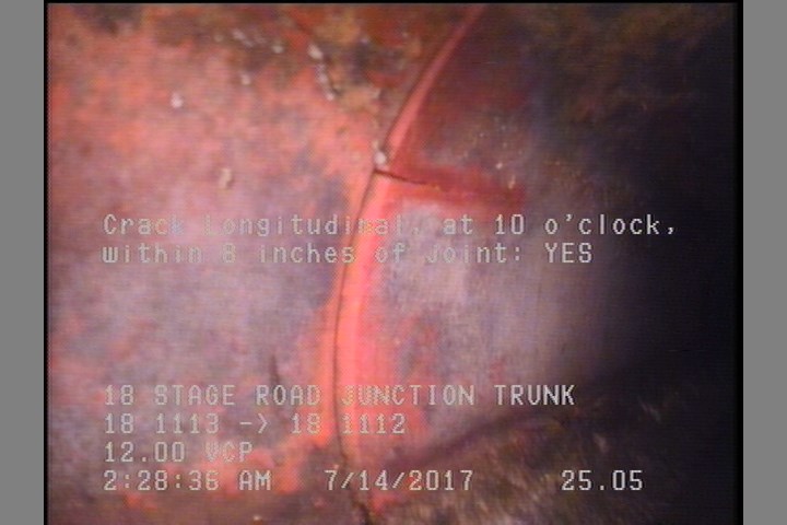 Crack Longitudinal, at 10 o'clock, within 8 inches of joint: YES