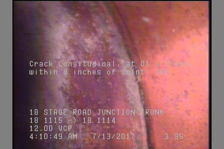Crack Longitudinal, at 01 o'clock, within 8 inches of joint: YES