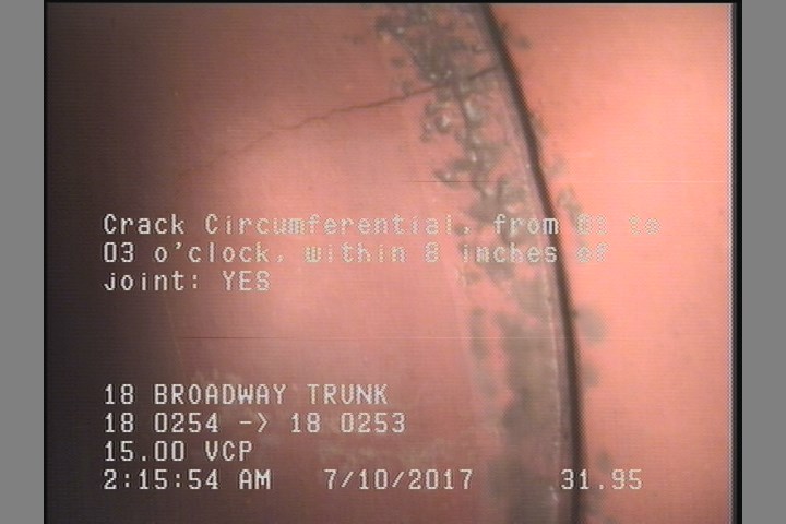Crack Circumferential, from 01 to 03 o'clock, within 8 inches of joint: YES
