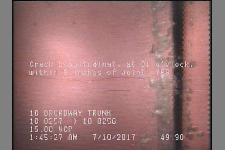 Crack Longitudinal, at 01 o'clock, within 8 inches of joint: YES