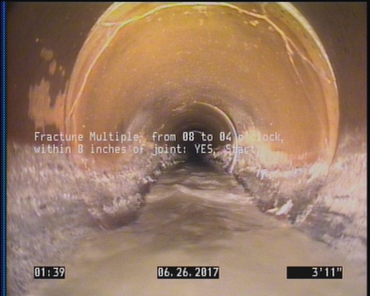 Fracture Multiple, from 08 to 04 o'clock, within 8 inches of joint: YES, Start