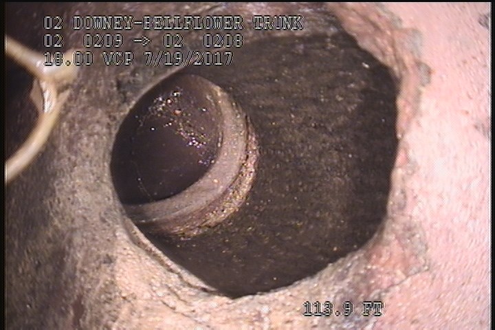 Tap Break-In, at 11 o'clock, -, within 8 inches of joint: YES, 4"