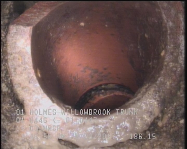 Tap Break-In, at 10 o'clock, -, within 8 inches of joint: NO, 6"