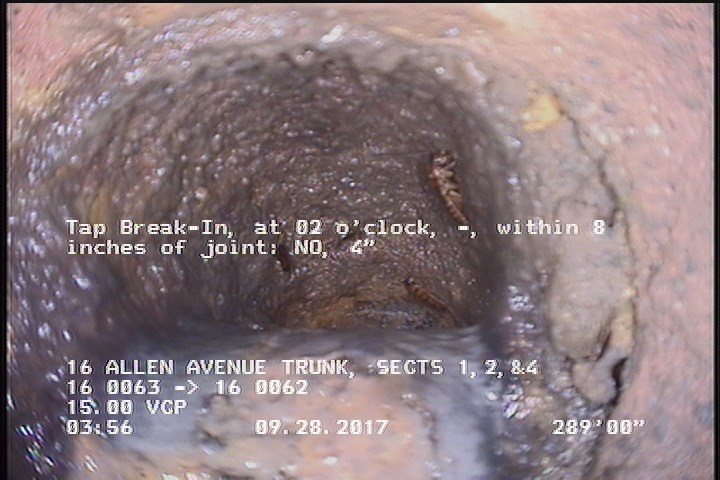Tap Break-In, at 02 o'clock, -, within 8 inches of joint: NO, 4"