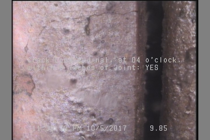 Crack Longitudinal, at 04 o'clock, within 8 inches of joint: YES