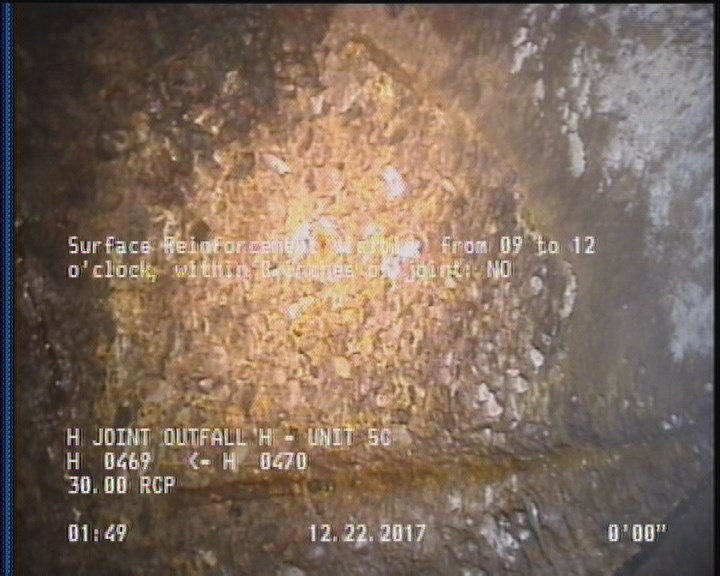 Surface Reinforcement Visible, from 09 to 12 o'clock, within 8 inches of joint: NO