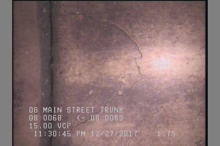 Crack Multiple, from 08 to 04 o'clock, within 8 inches of joint: YES, Start