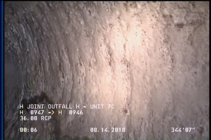 Surface Reinforcement Visible, from 09 to 03 o'clock, within 8 inches of joint: YES