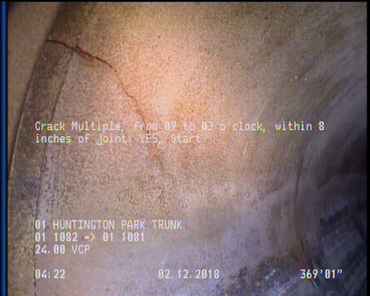 Crack Multiple, from 09 to 03 o'clock, within 8 inches of joint: YES, Start