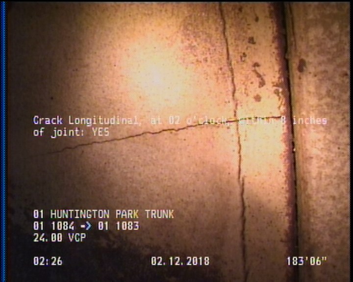Crack Longitudinal, at 02 o'clock, within 8 inches of joint: YES