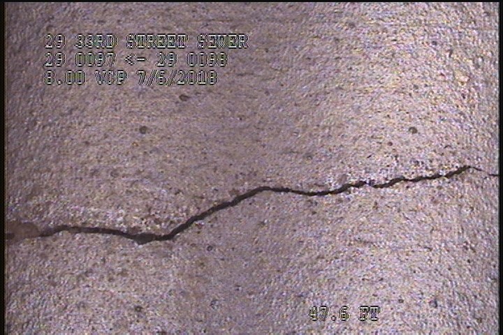 Fracture Spiral, from 09 to 12 o'clock, within 8 inches of joint: YES