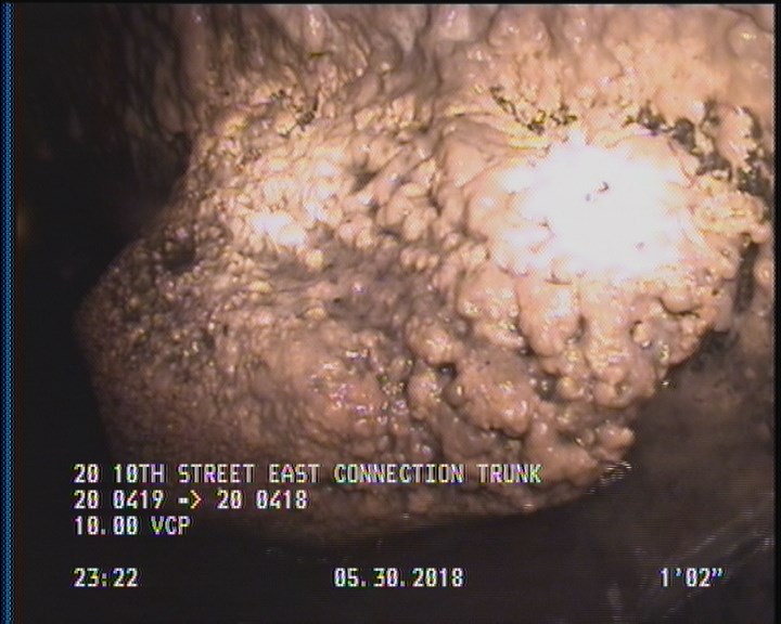 Deposits Attached Grease, 5 %of cross sectional area, from 04 to 08 o'clock, , within 8 inches of joint: YES, Start