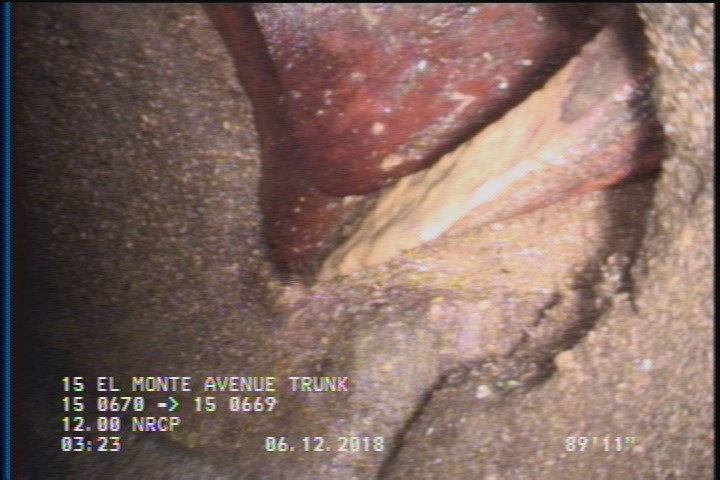 Tap Break-In Intruding, at 02 o'clock, -, -, within 8 inches of joint: NO, 6", 1"