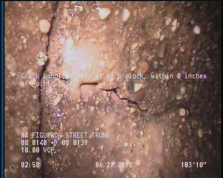 Crack Longitudinal, at 09 o'clock, within 8 inches of joint: YES