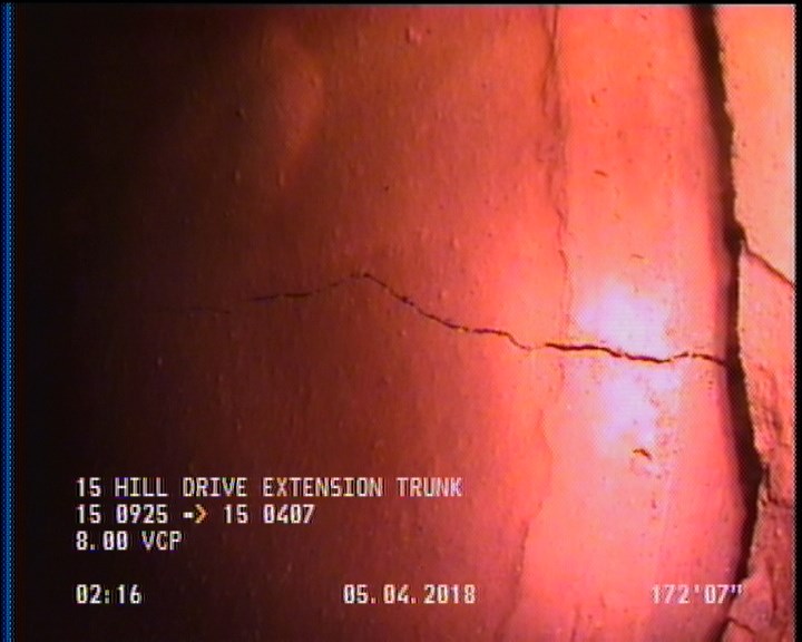 Crack Longitudinal, at 12 o'clock, within 8 inches of joint: YES