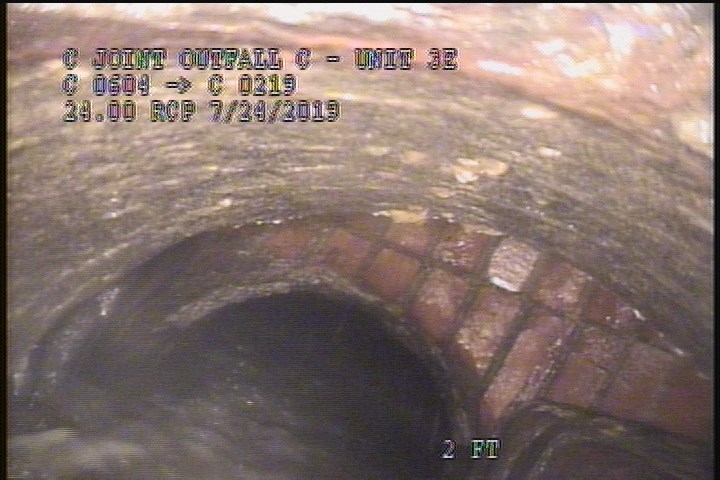 Surface Aggregate Visible, from 08 to 04 o'clock, within 8 inches of joint: YES