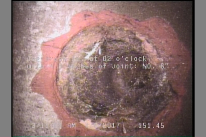 Tap Break-In, at 02 o'clock, -, within 8 inches of joint: NO, 6"