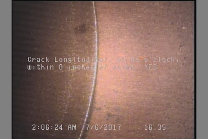 Crack Longitudinal, at 03 o'clock, within 8 inches of joint: YES