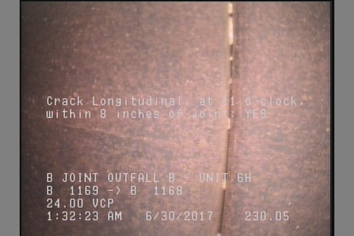 Crack Longitudinal, at 11 o'clock, within 8 inches of joint: YES