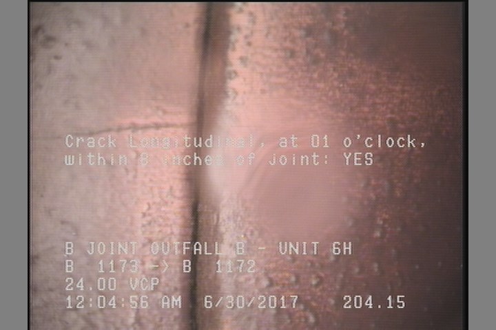 Crack Longitudinal, at 01 o'clock, within 8 inches of joint: YES