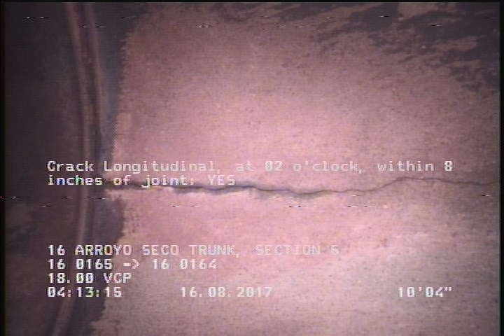 Crack Longitudinal, at 02 o'clock, within 8 inches of joint: YES