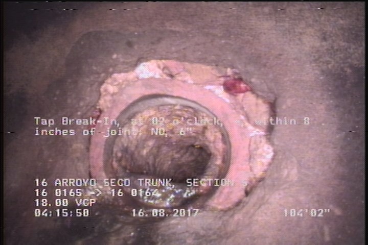 Tap Break-In, at 02 o'clock, -, within 8 inches of joint: NO, 6"