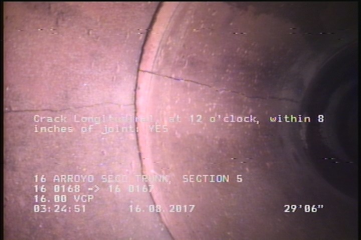 Crack Longitudinal, at 12 o'clock, within 8 inches of joint: YES