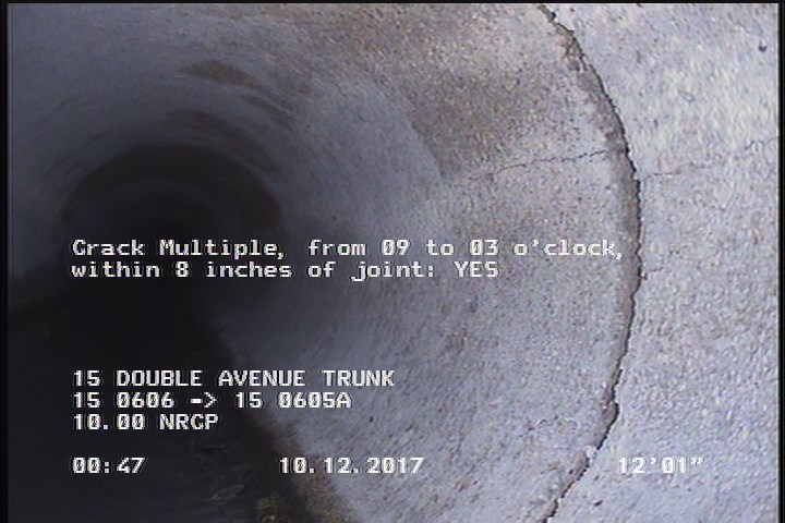 Crack Multiple, from 09 to 03 o'clock, within 8 inches of joint: YES
