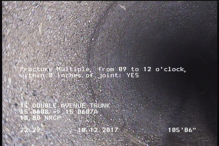 Fracture Multiple, from 09 to 12 o'clock, within 8 inches of joint: YES