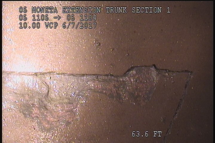 Fracture Circumferential, from 07 to 09 o'clock, within 8 inches of joint: YES - SLIGHT WITH CHIPPING