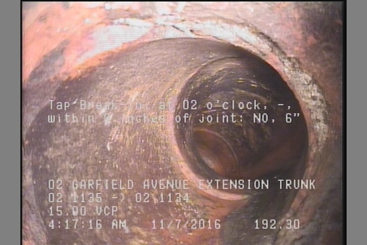 Tap Break-In, at 02 o'clock, -, within 8 inches of joint: NO, 6"