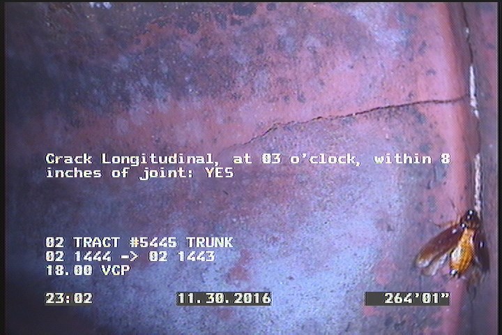 Crack Longitudinal, at 03 o'clock, within 8 inches of joint: YES