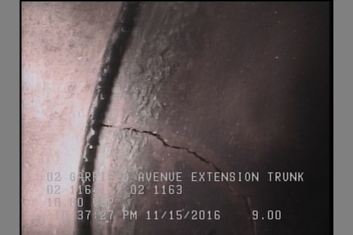 Crack Spiral, from 07 to 10 o'clock, within 8 inches of joint: YES