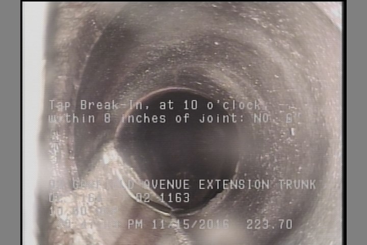 Tap Break-In, at 10 o'clock, -, within 8 inches of joint: NO, 6"