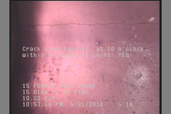Crack Longitudinal, at 10 o'clock, within 8 inches of joint: YES