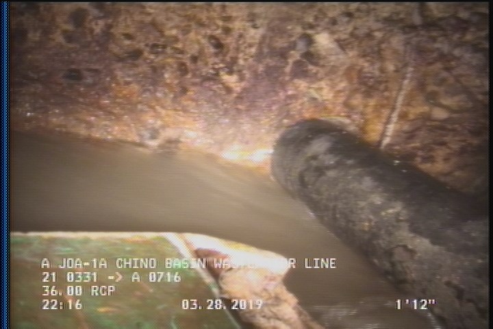 Obstacles Other, 5 %of cross sectional area, from 10 to 02 o'clock - PIECE OF PIPE IN LINE
