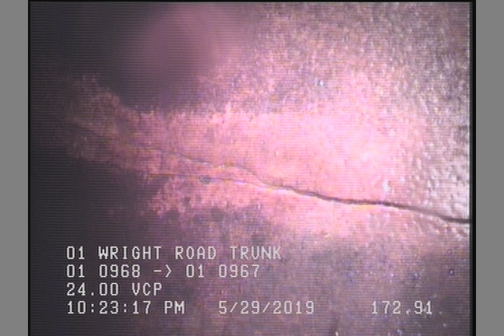 Fracture Multiple, from 11 to 12 o'clock, within 8 inches of joint: NO