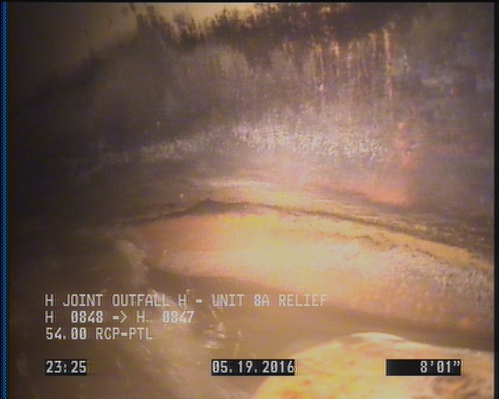 Deposits Attached Grease, 5 %of cross sectional area, from 05 to 07 o'clock, , within 8 inches of joint: YES, Start