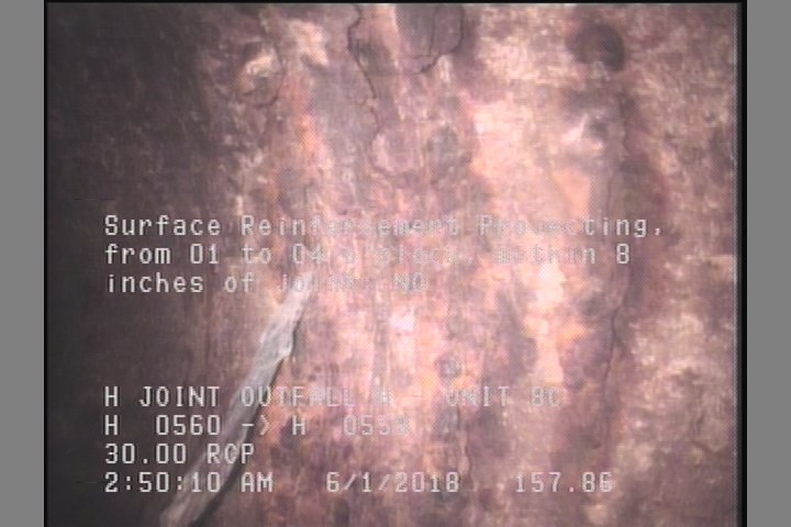 Surface Reinforcement Projecting, from 01 to 04 o'clock, within 8 inches of joint: NO