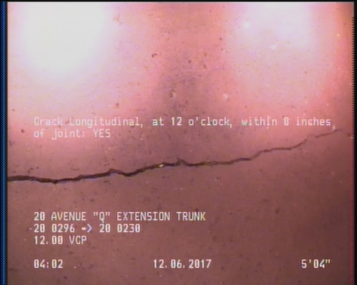 Crack Longitudinal, at 12 o'clock, within 8 inches of joint: YES