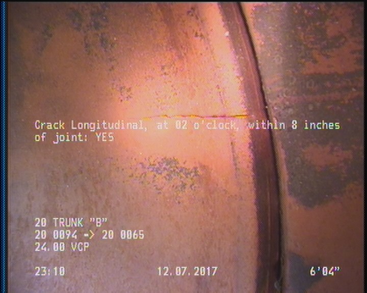 Crack Longitudinal, at 02 o'clock, within 8 inches of joint: YES
