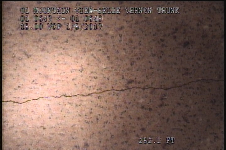 Fracture Longitudinal, at 12 o'clock, within 8 inches of joint: YES, Start - SLIGHT