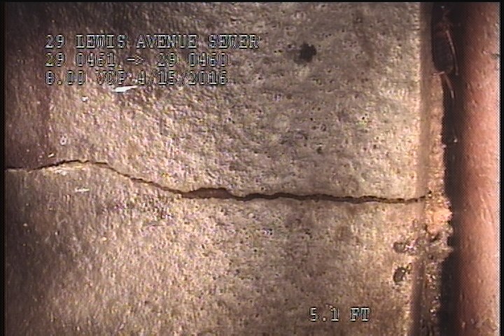 Fracture Multiple, from 08 to 04 o'clock, within 8 inches of joint: YES