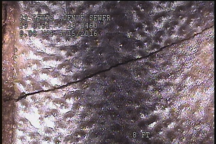 Fracture Multiple, from 09 to 02 o'clock, within 8 inches of joint: YES