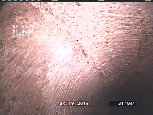 Fracture Spiral, from 11 to 01 o'clock, within 8 inches of joint: YES, Start - SLIGHT FRACTURE IN PEELING CONCRETE
