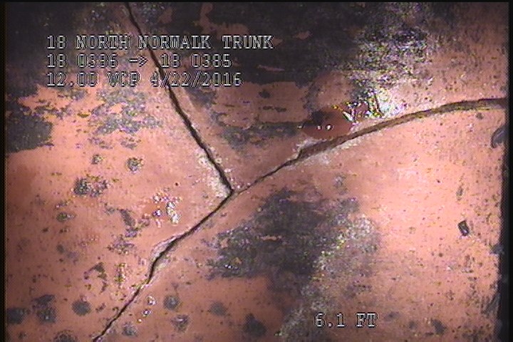 Fracture Multiple, from 08 to 04 o'clock, within 8 inches of joint: YES