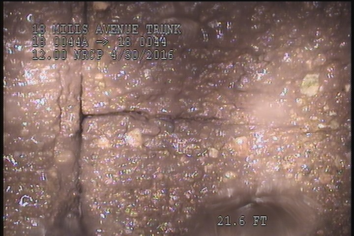 Fracture Multiple, from 09 to 12 o'clock, within 8 inches of joint: YES